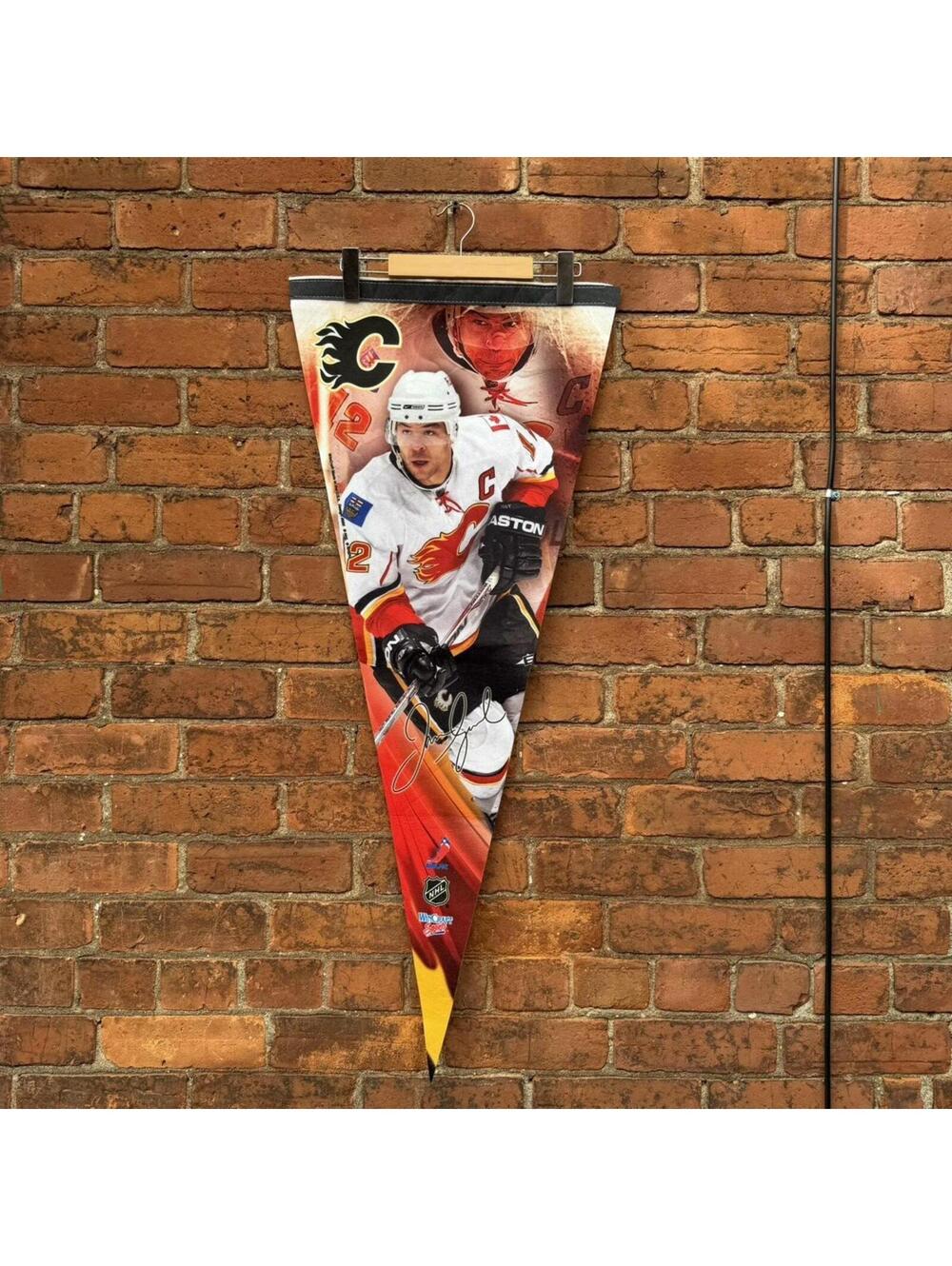 vintage Jerome Iginla Calgary flames pennant